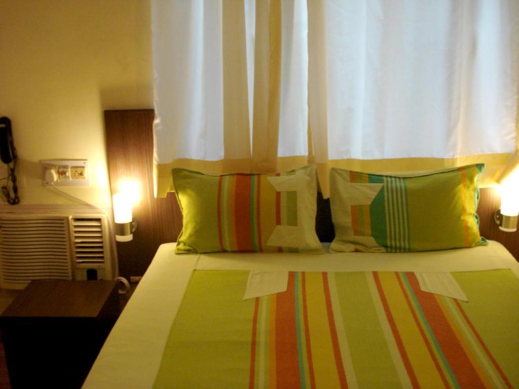 Down Town Guest House Calcutta Værelse billede